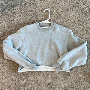 Aritzia TNA Cozy Fleece Cropped Sweatshirr